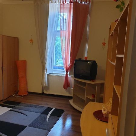 Izisz デブレツェン エクステリア 写真